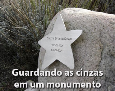 Destino das cinzas, guardando as cinzas em uma urna ou em um monumento